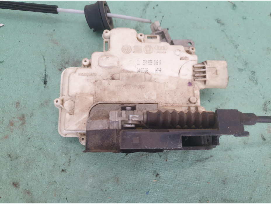 Задна дясна брава за VW Passat B7 Задна дясна брава за VW Passat B7