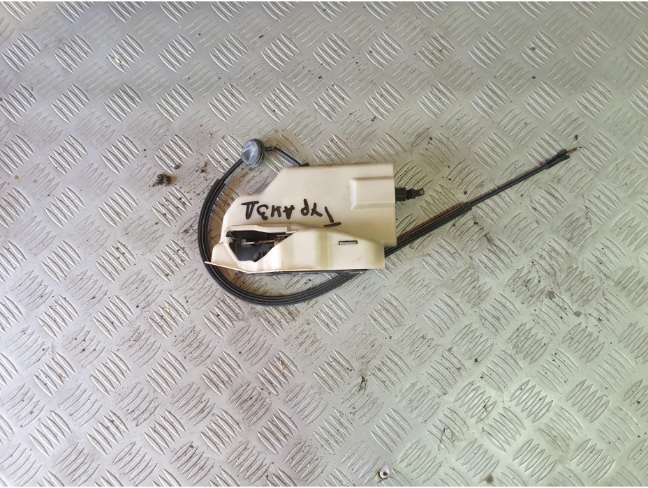 Задна дясна брава за VW Touran 1.9 TDI Задна дясна брава за VW Touran 1.9 TDI