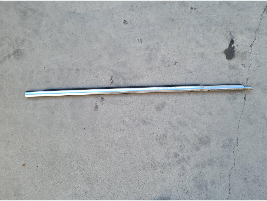 Задна дясна водобранна лайсна за Mercedes S320 CDI W221