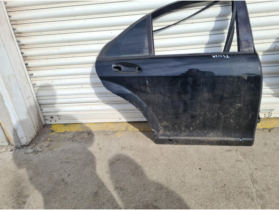 Задна дясна врата за Mercedes S Class W221 Задна дясна врата за Mercedes S Class W221