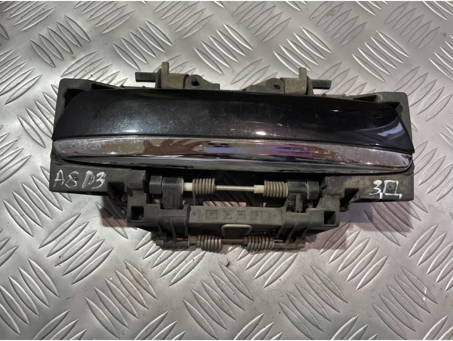 Задна дясна външна дръжка за Audi A8 D3 4.0 Задна дясна външна дръжка за Audi A8 D3 4.0