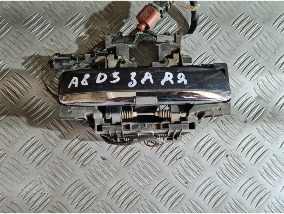 Задна дясна външна дръжка за Audi A8 D3 Задна дясна външна дръжка за Audi A8 D3