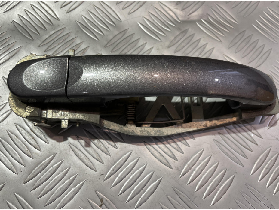 Задна дясна външна дръжка за Volkswagen Touran 1T Задна дясна външна дръжка за Volkswagen Touran 1T