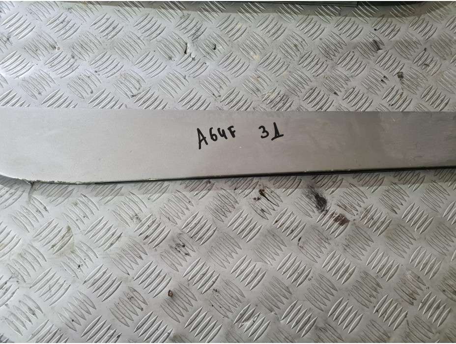 Задна дясна външна лайсна за Audi A6 C6 3.2 FSI Quattro