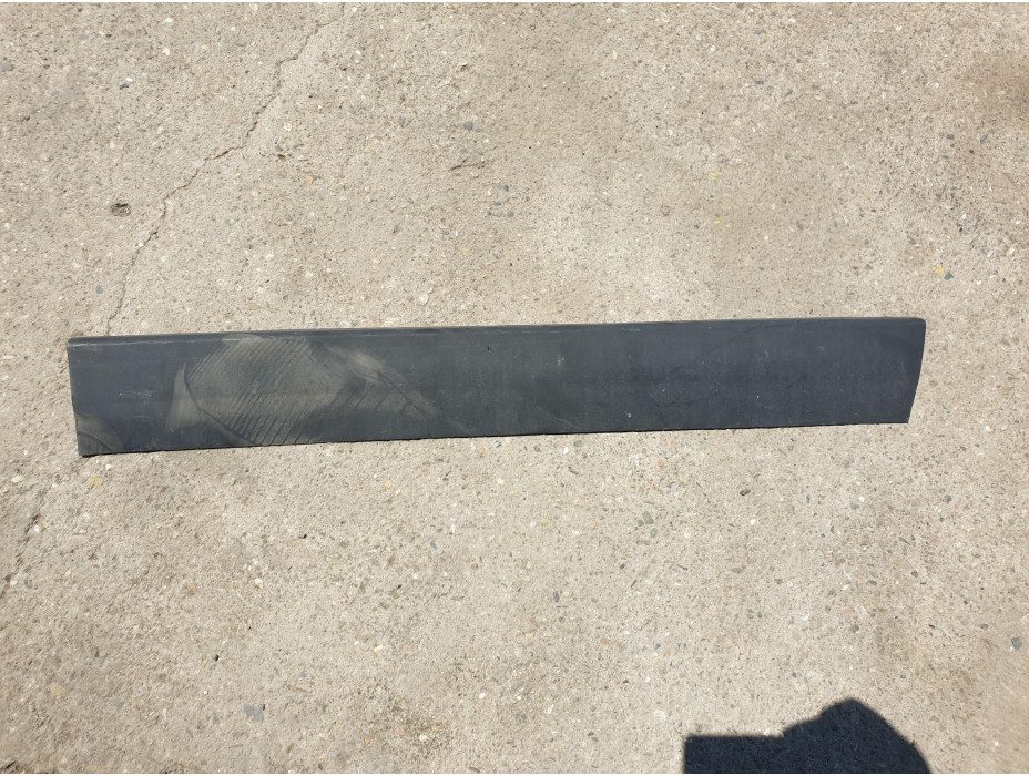 Задна дясна външна лайсна за VW Passat B5 1.8 T комби