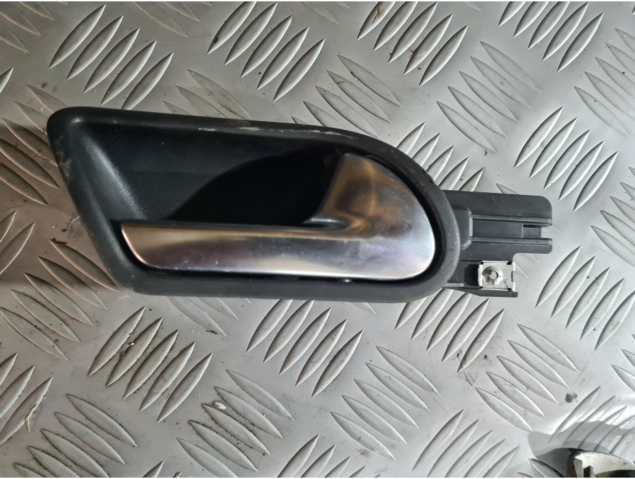 Задна дясна вътрешна дръжка за VW Golf 5 1.6SFI