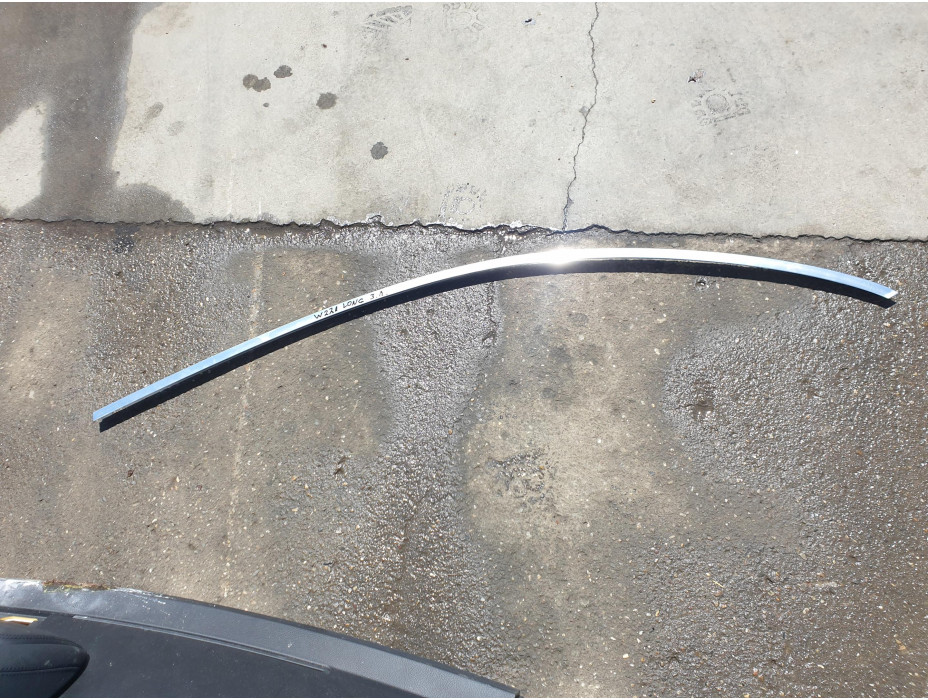 Задна дясна горна хром лайсна за Mercedes S350 CDI W221 Long Задна дясна горна хром лайсна за Mercedes S350 CDI W221 Long