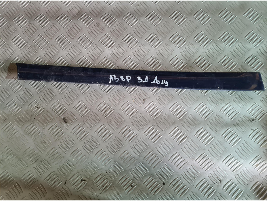 Задна дясна долна лайсна за Audi A3 8P Hatchback