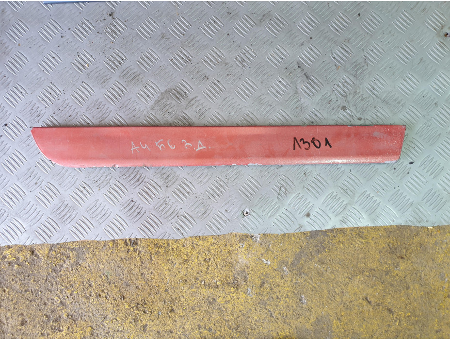 Задна дясна лайсна за Ауди А4 Б6 / Audi A4 B6