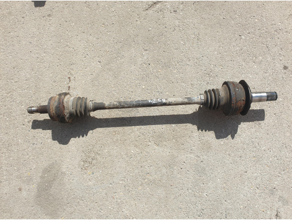 Задна дясна полуоска за Мерцедес Е Класа W211 / Mercedes E Class W211 Задна дясна полуоска за Мерцедес Е Класа W211 / Mercedes E Class W211