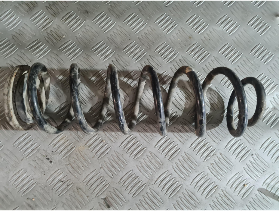 Задна дясна пружина за Audi A3 8p Задна дясна пружина за Audi A3 8p