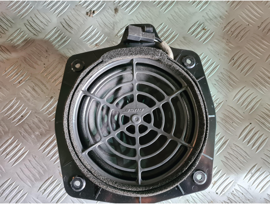 Задна дясна тонколона BOSE за Audi A3 8P Hatchback Задна дясна тонколона BOSE за Audi A3 8P Hatchback