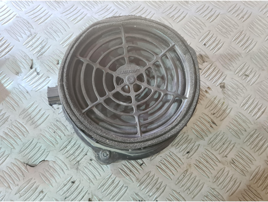 Задна дясна тонколона Bose за Audi A6 C6 3.2 FSI Quattro