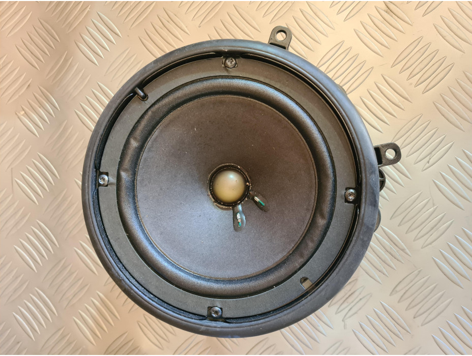 Задна дясна тонколона BOSE за Audi A8 D3 4.2i 