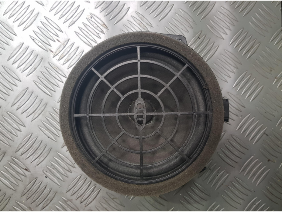 Задна дясна тонколона за Audi A4 B8 Задна дясна тонколона за Audi A4 B8