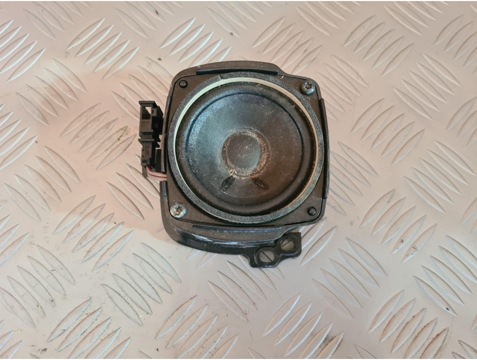 Задна дясна тонколона на кората за Audi A8 D3 4.2i Long - Bose Задна дясна тонколона на кората за Audi A8 D3 4.2i Long - Bose