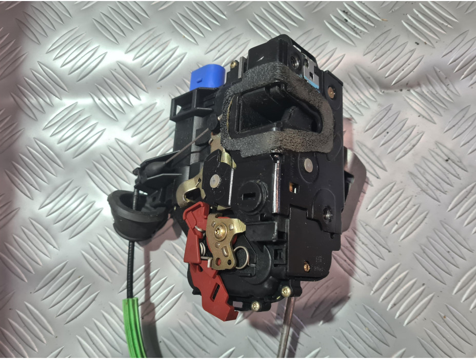 Задна лява брава за Audi A8 D3 - KeyLess GO Задна лява брава за Audi A8 D3 - KeyLess GO