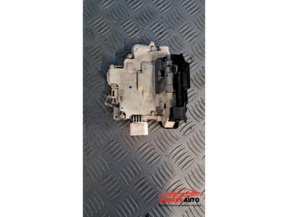 Задна лява брава за Audi Q7 4L Задна лява брава за Audi Q7 4L