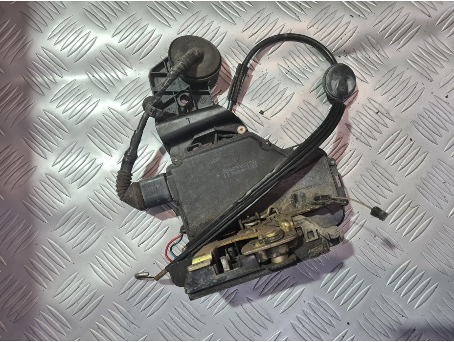 Задна лява брава за Volkswagen Passat B5