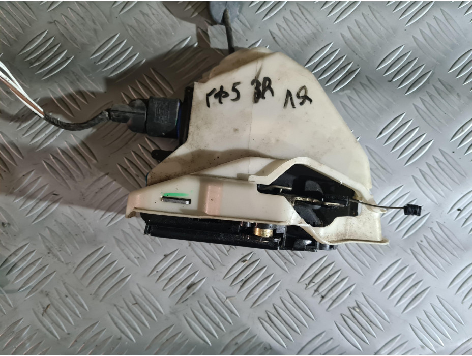 Задна лява брава за VW Golf 5 1.6FSI