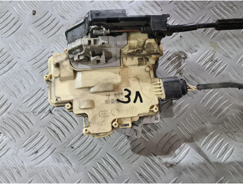 Задна лява брава за VW Passat B6 2.0 TDI ВМР