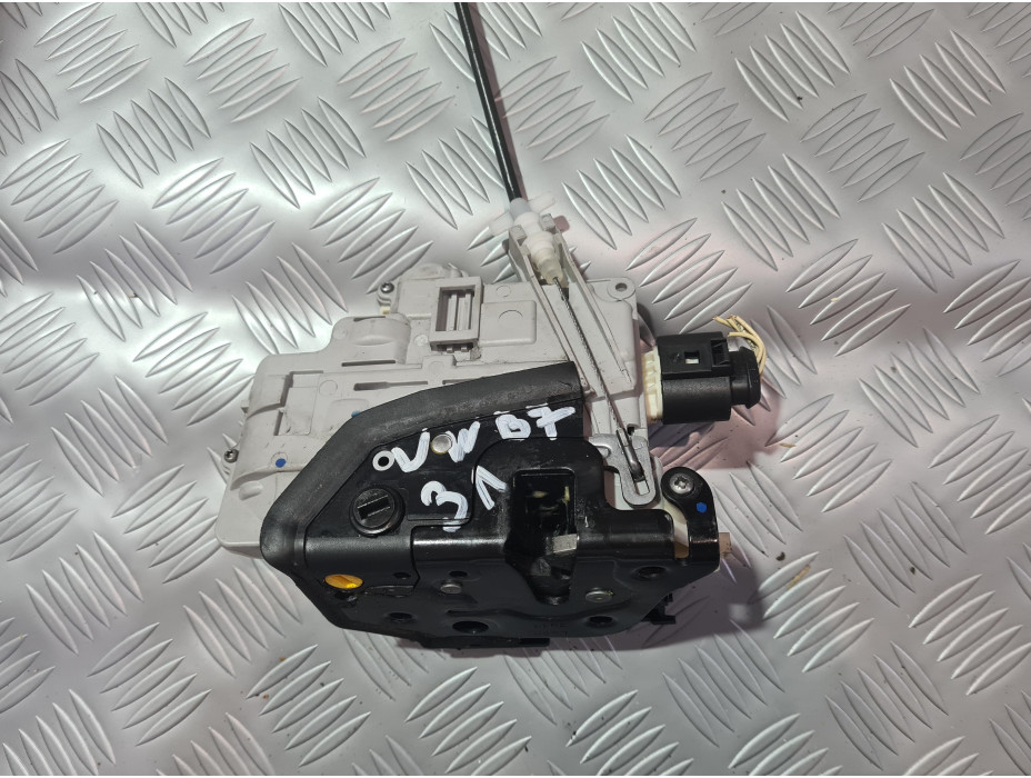 Задна лява брава за Фолксваген Пасат Б7 / VW Passat B7 2.0 TDI