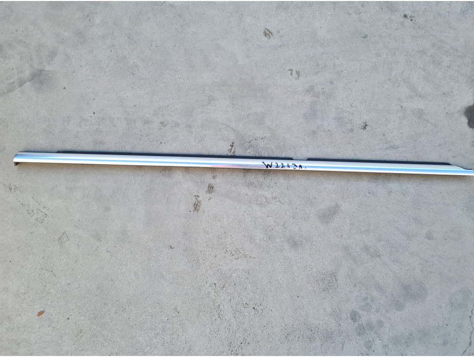 Задна лява водобранна лайсна за Mercedes S320 CDI W221