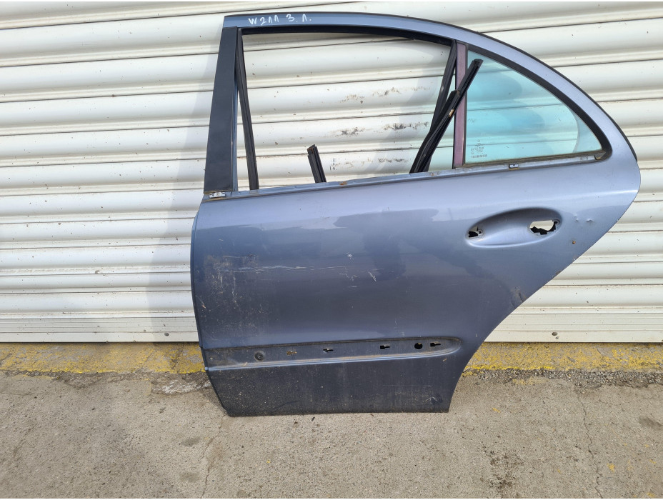 Задна лява врата за Mercedes E Class W211