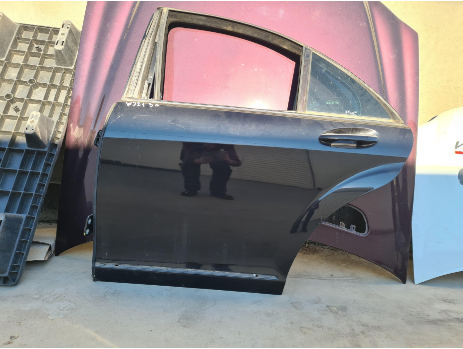 Задна лява врата за Mercedes S320 CDI W221 Задна лява врата за Mercedes S320 CDI W221