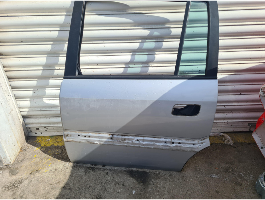 Задна лява врата за Opel Zafira A 2.2 i 147 к.с.