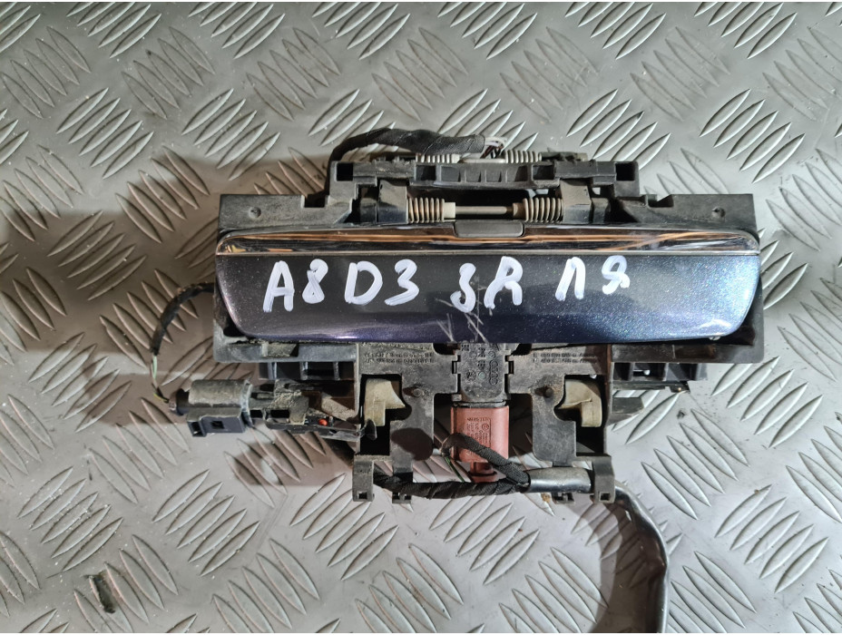 Задна лява външна дръжка за Audi A8 D3