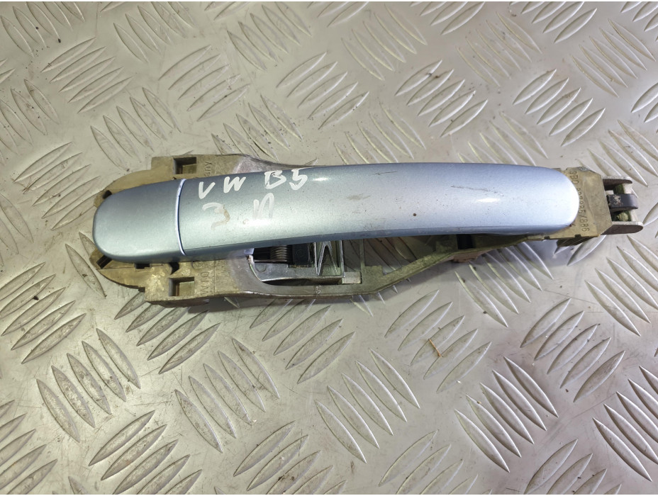 Задна лява външна дръжка за VW Passat B5 1.8 T комби