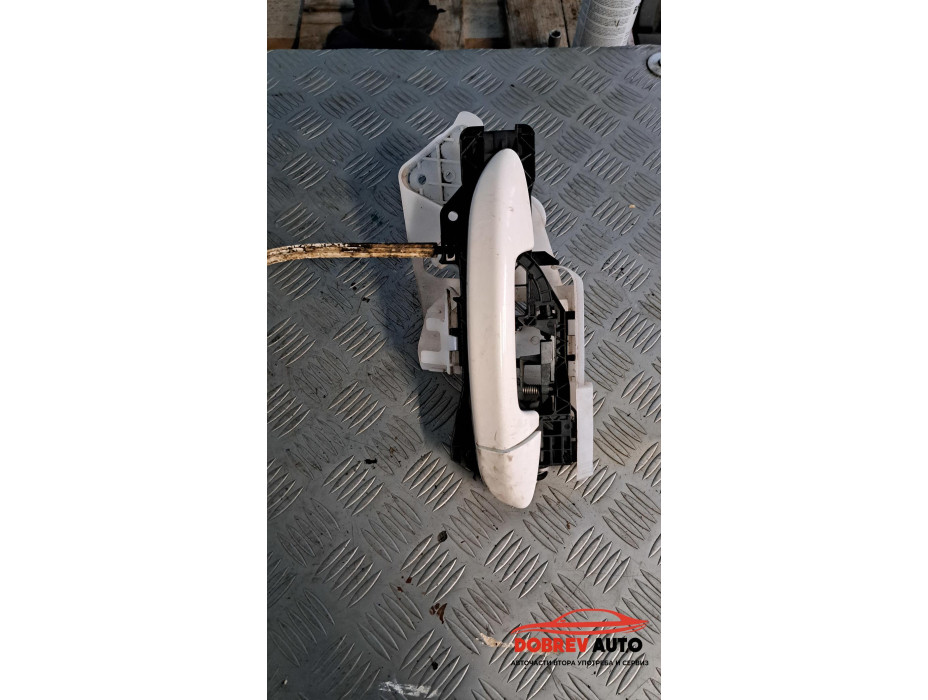 Задна лява външна дръжка за VW Passat B7 1.6 TDI