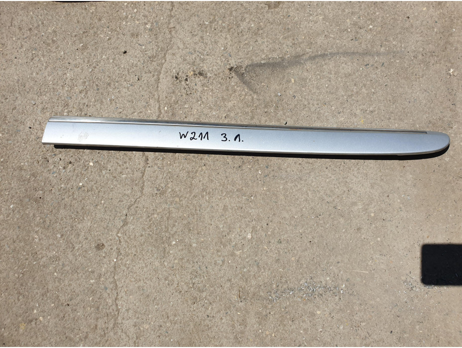 Задна лява външна лайсна - Авангард за Mercedes E Class W211 2.7CDI