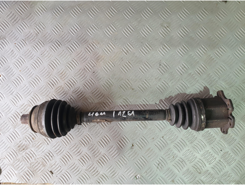 Задна лява полуоска за Audi A8 D3 4.0 TDI Задна лява полуоска за Audi A8 D3 4.0 TDI