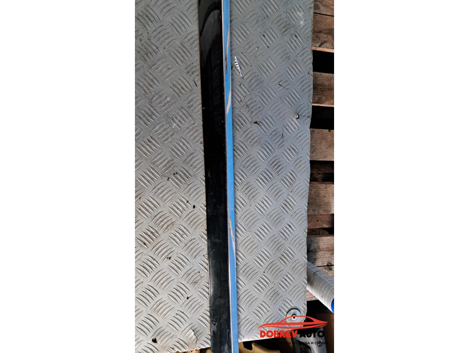 Задна лява средна лайсна за Audi A8 D3 Задна лява средна лайсна за Audi A8 D3