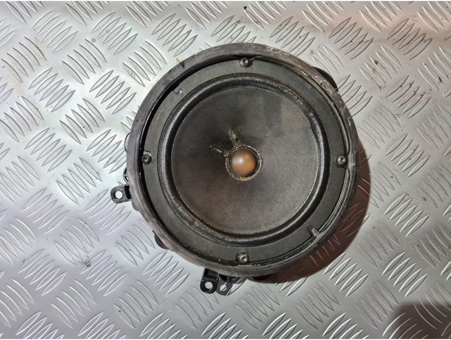 Задна лява тонколона Bose за Audi A8 D3