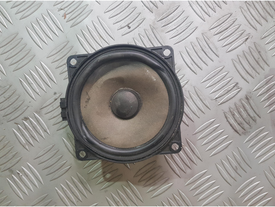 Задна лява тонколона за Volkswagen Golf 5 Задна лява тонколона за Volkswagen Golf 5