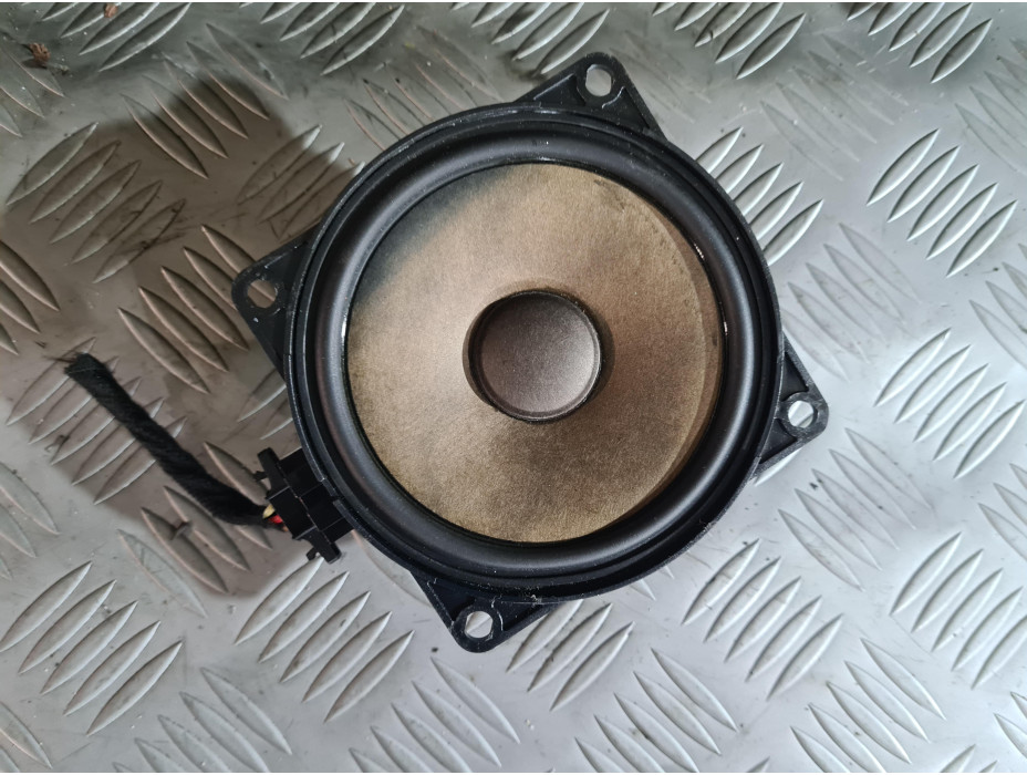 Задна лява тонколона за VW GOlf 5 1.6SFI