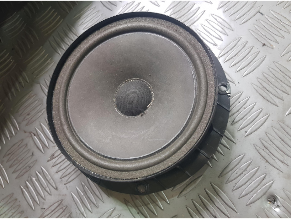 Задна лява тонколона за Фолксваген Пасат Б7 / VW Passat B7 2.0 TDI Задна лява тонколона за Фолксваген Пасат Б7 / VW Passat B7 2.0 TDI