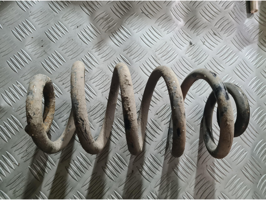 Задна пружина за Audi A6 C6 2.7 TDI Quattro