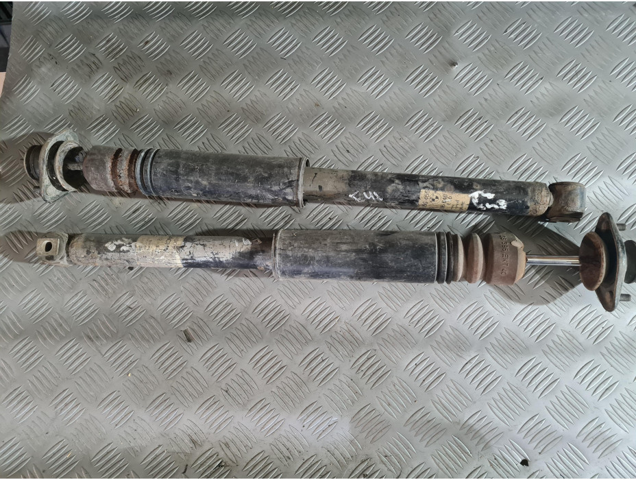 Задни амортисьори за BMW E46 Седан Задни амортисьори за BMW E46 Седан