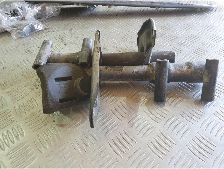 Задни буфери за Ауди А4 Б5 седан / Audi A4 B5 Sedan