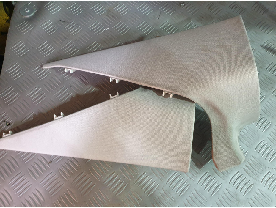 Задни кори за колонки за VW Passat CC 2.0TSI Задни кори за колонки за VW Passat CC 2.0TSI