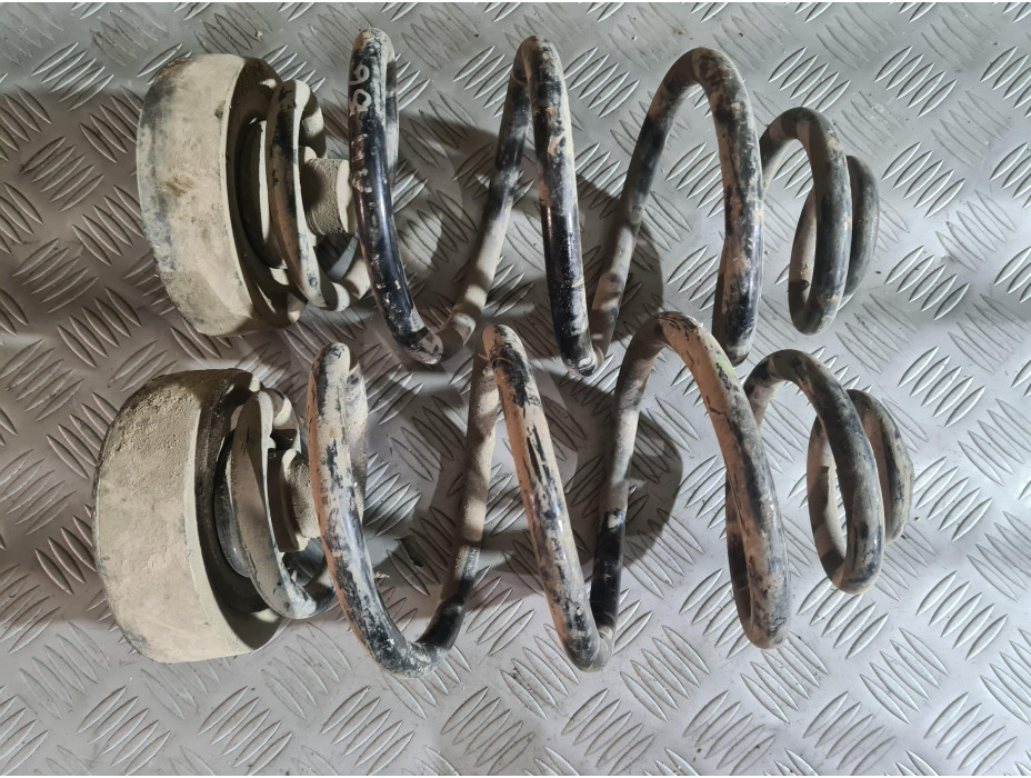 Задни пружини за Audi A4 B8 Sedan Задни пружини за Audi A4 B8 Sedan