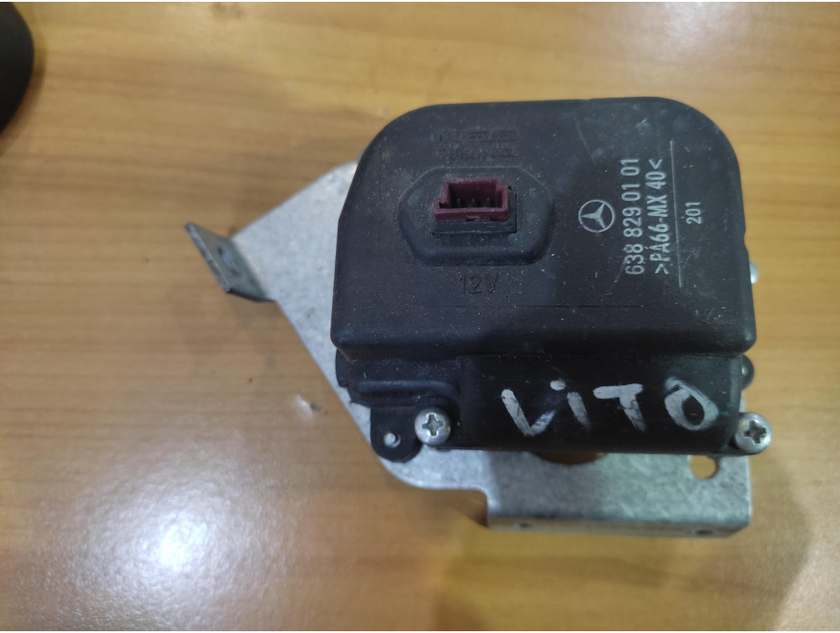 Задно дясно моторче за парно - 152 за Mercedes Vito W639