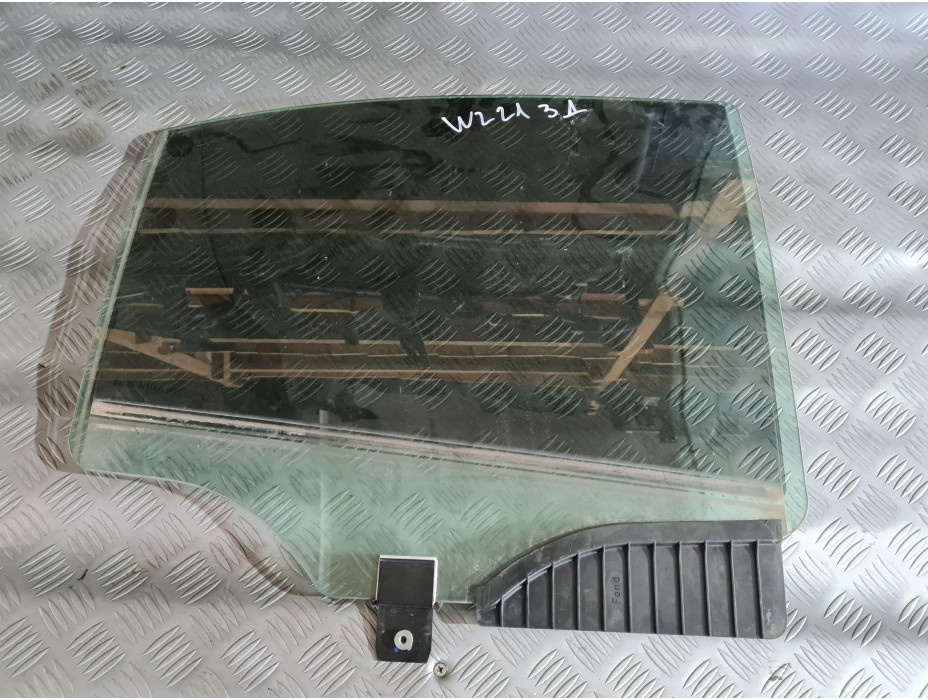 Задно дясно стъкло за Mercedes S320 CDI W221