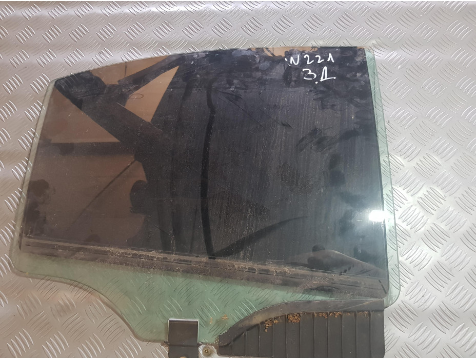 Задно дясно стъкло за Мерцедес Ес Класа W221 / Mercedes S Class W221 Задно дясно стъкло за Мерцедес Ес Класа W221 / Mercedes S Class W221