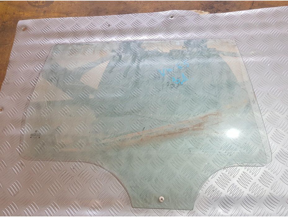 Задно дясно стъкло за Фолксваген Пасат Б5 Комби / Volkswagen Passat B5 Avant