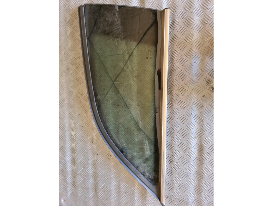 Задно дясно стъкло (фикс) за Opel Vectra C Estate Задно дясно стъкло (фикс) за Opel Vectra C Estate